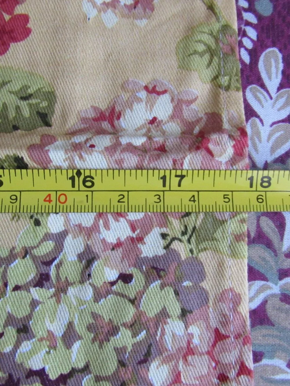 Set of 4 WAVERLY Napkins